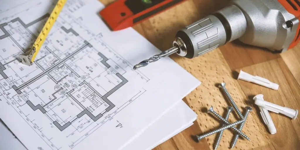 Regularização de construção e revisão do valor venal: o gatilho do IPTU retroativo