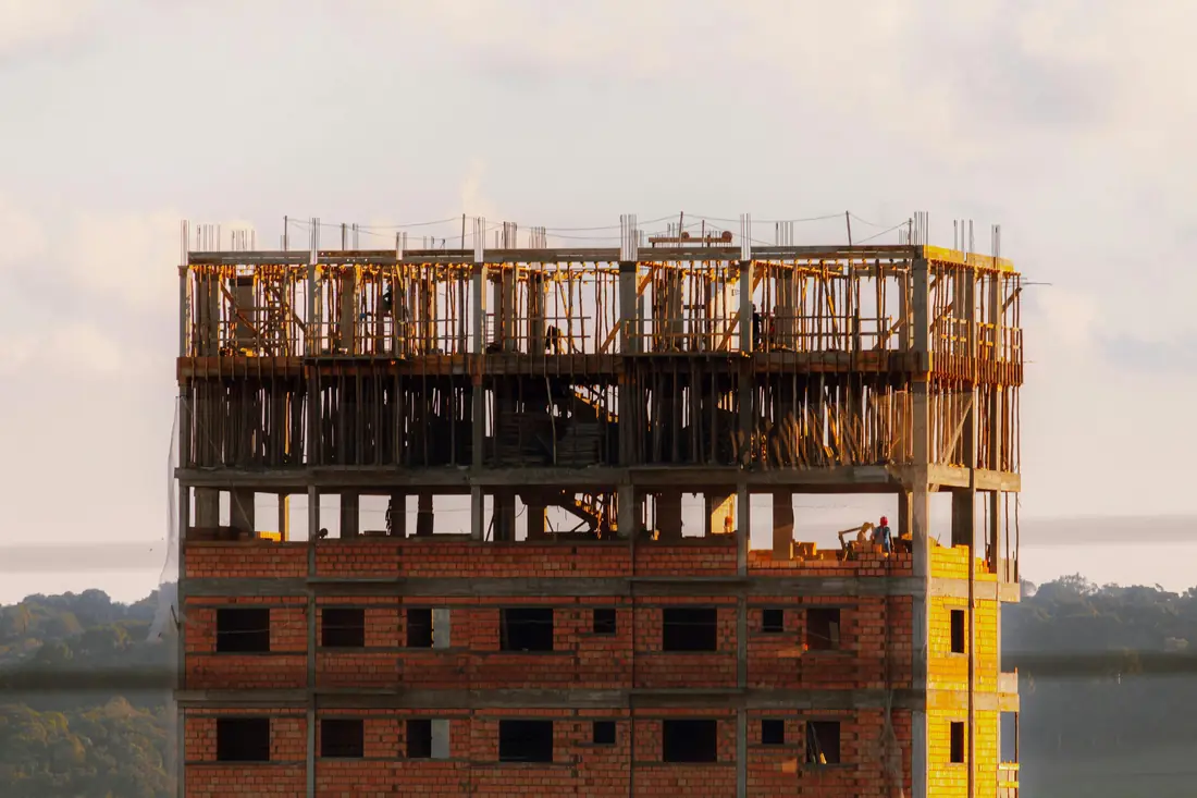 Obra de construção civil em São Paulo — execução fiscal de ISS e casos de anulação